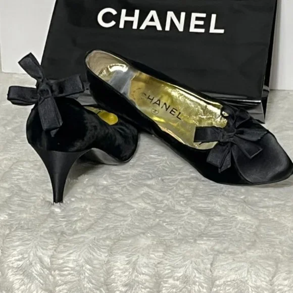 Vintage CHANEL Black Velvet Pumps With Satin Trim And Removable Bow Size EU 37.5 - Picture 11 of 15